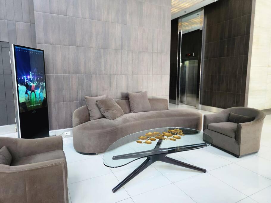 Bgc Fresh & Cozy Studio Near Burgos Circle With Fast Internet Connection Manila Kültér fotó