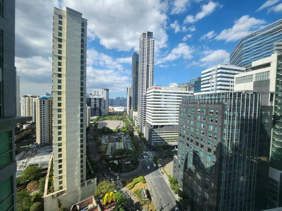 Bgc Fresh & Cozy Studio Near Burgos Circle With Fast Internet Connection Manila Kültér fotó